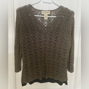 Easy Spirit - crochet 3/4 sleeve, v-neck top. Size L